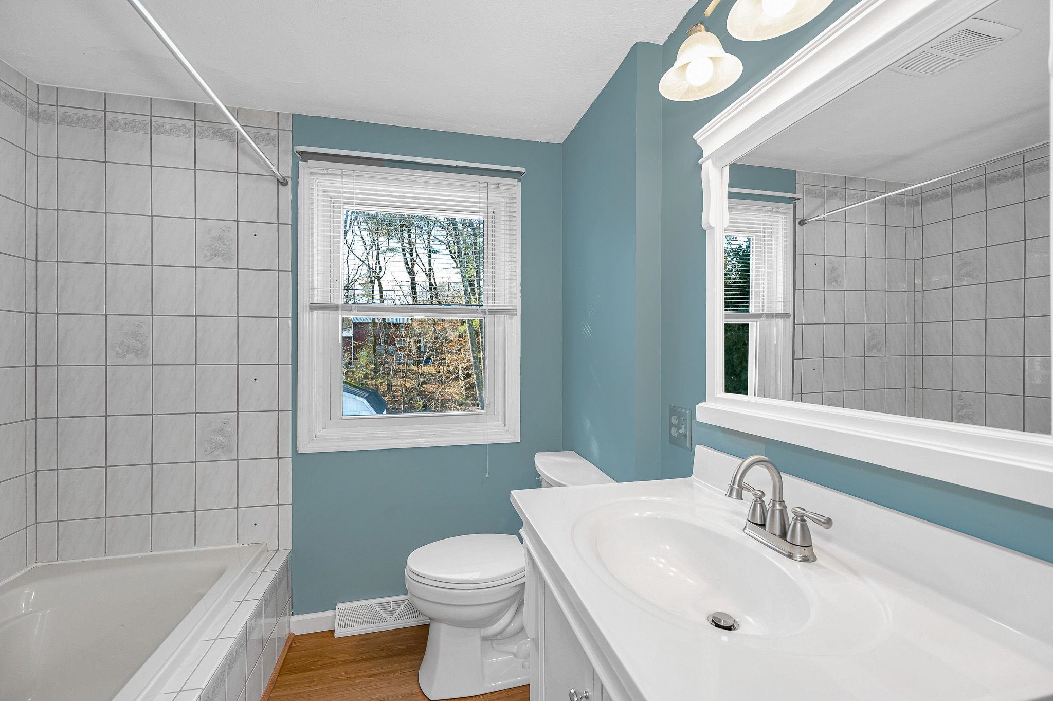 25 Robinhood Road Nashua, NH 03062 - Photo 13 of 46