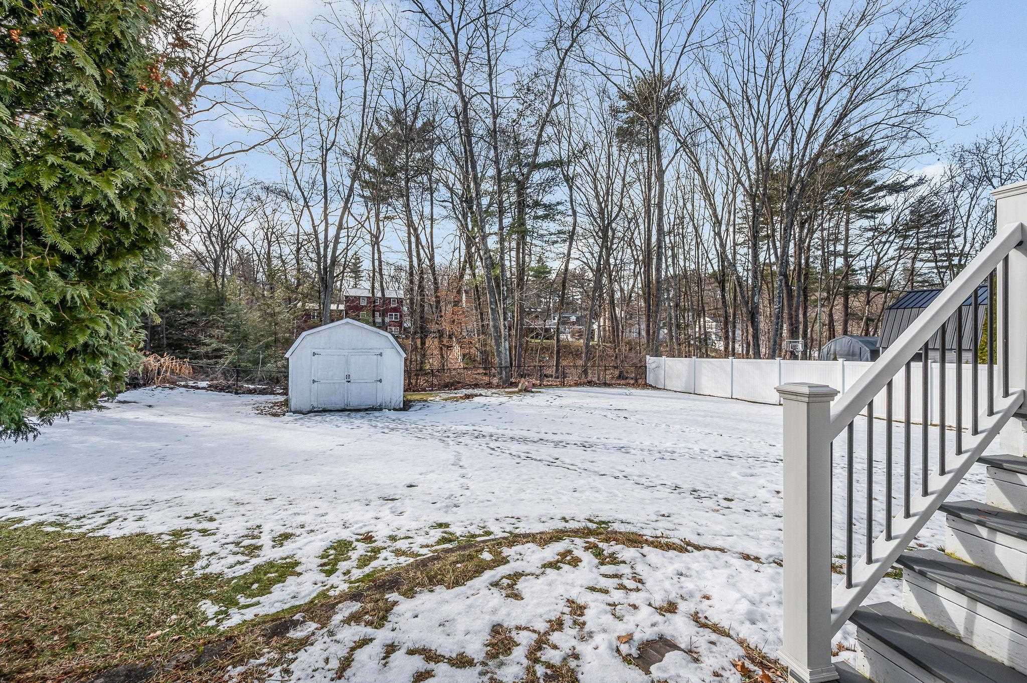 25 Robinhood Road Nashua, NH 03062 - Photo 44 of 46