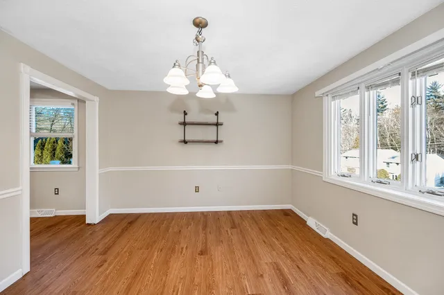 $638,000 | 25 Robinhood Road, Nashua, NH 03062