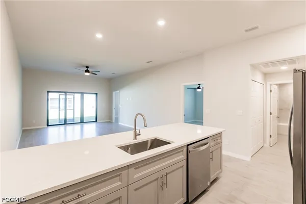 $2,000 | 925 Southeast 14th Street, Cape Coral, FL 33990