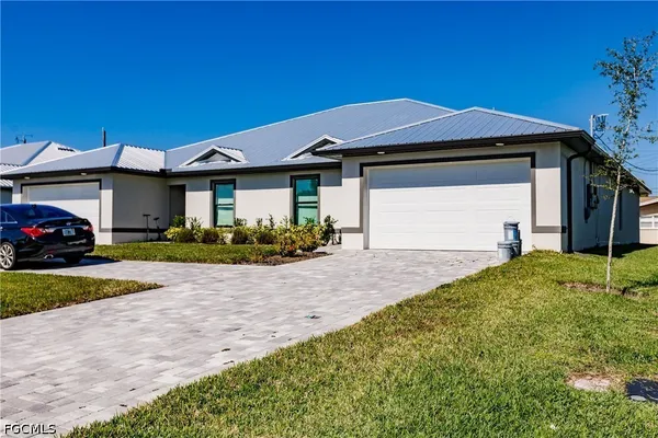$2,000 | 925 Southeast 14th Street, Cape Coral, FL 33990