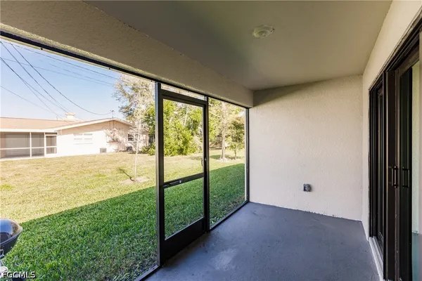 $2,000 | 925 Southeast 14th Street, Cape Coral, FL 33990