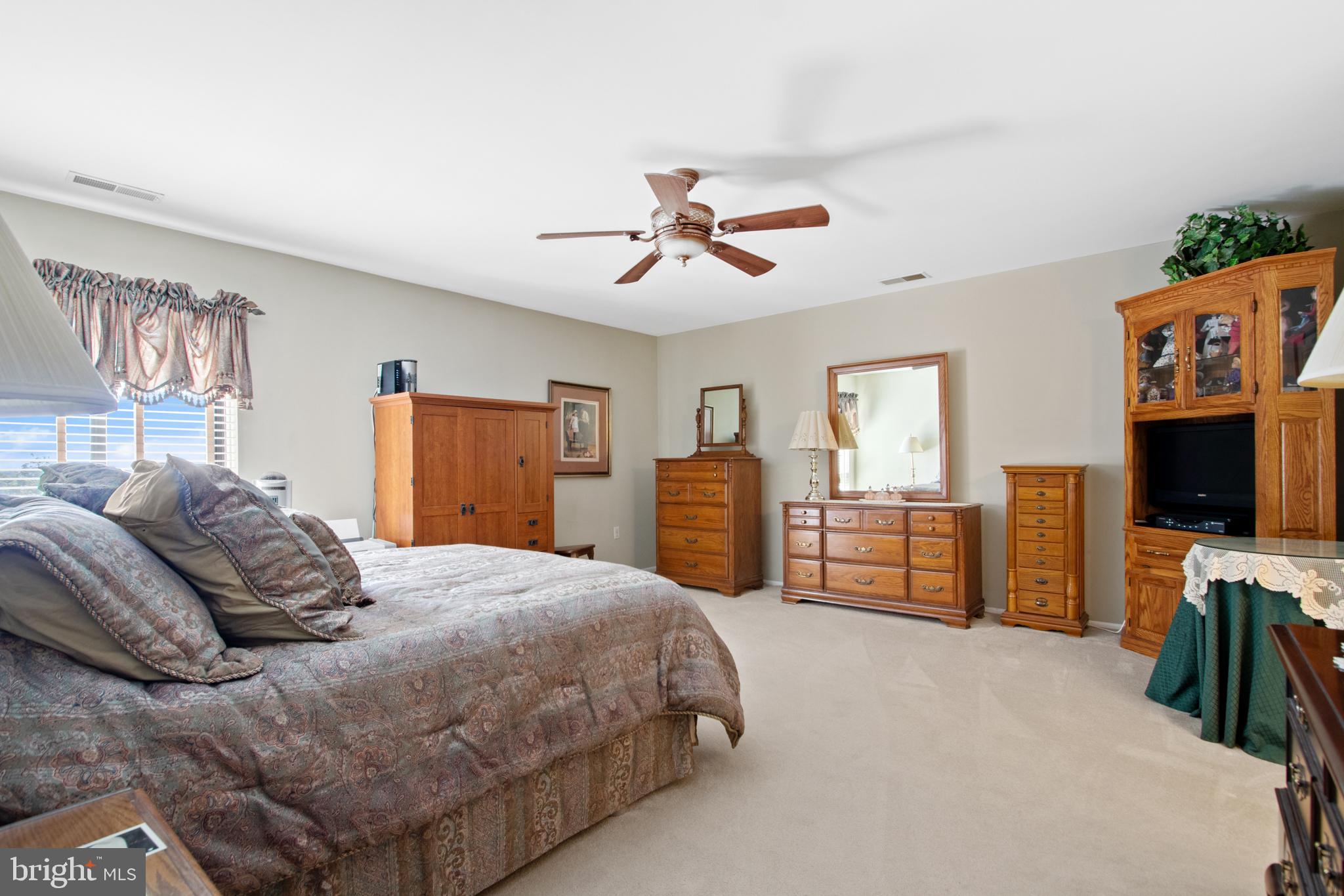 5100 Convent Lane, Unit 604 Philadelphia, PA 19114 - Photo 13 of 30 Main bedroom