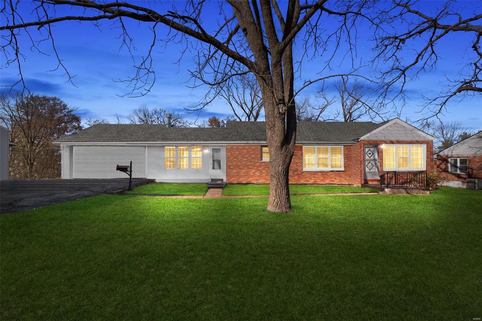 11209 Tesson Ferry Road St. Louis, MO 63123 - Photo 1 of 37