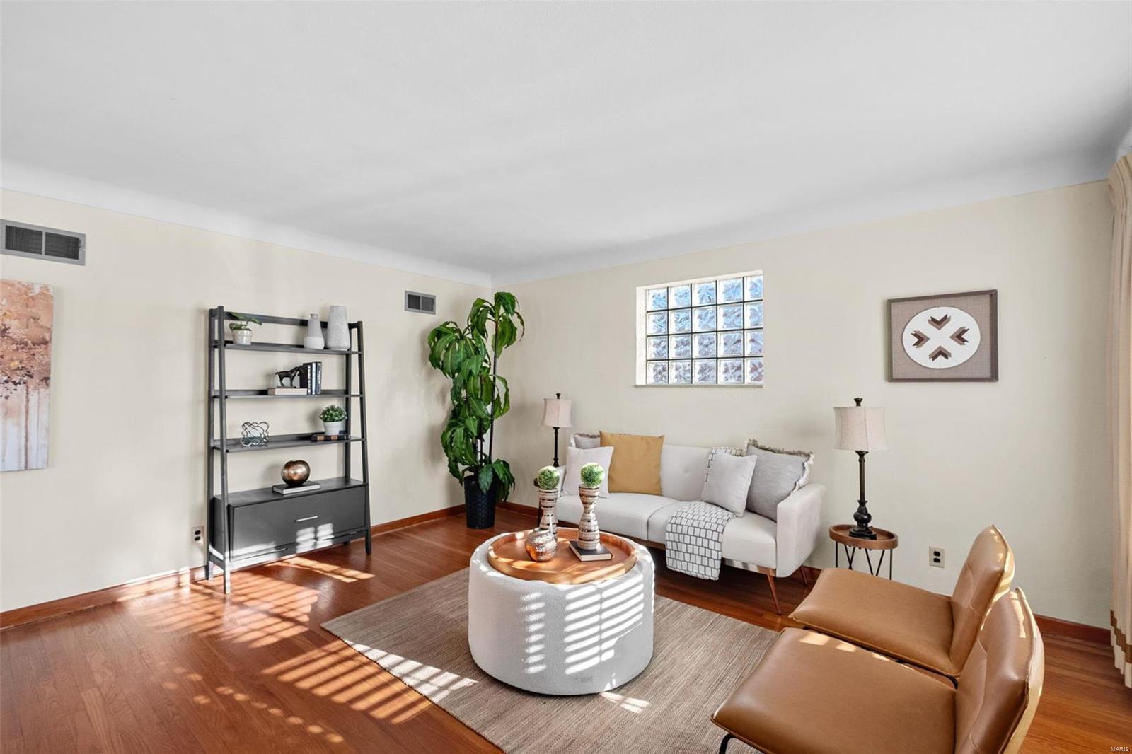 11209 Tesson Ferry Road St. Louis, MO 63123 - Photo 4 of 37