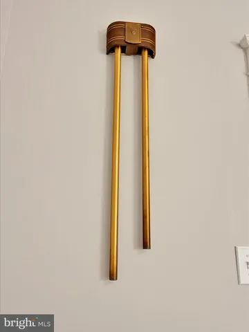 a picture of a bench in a cabinet