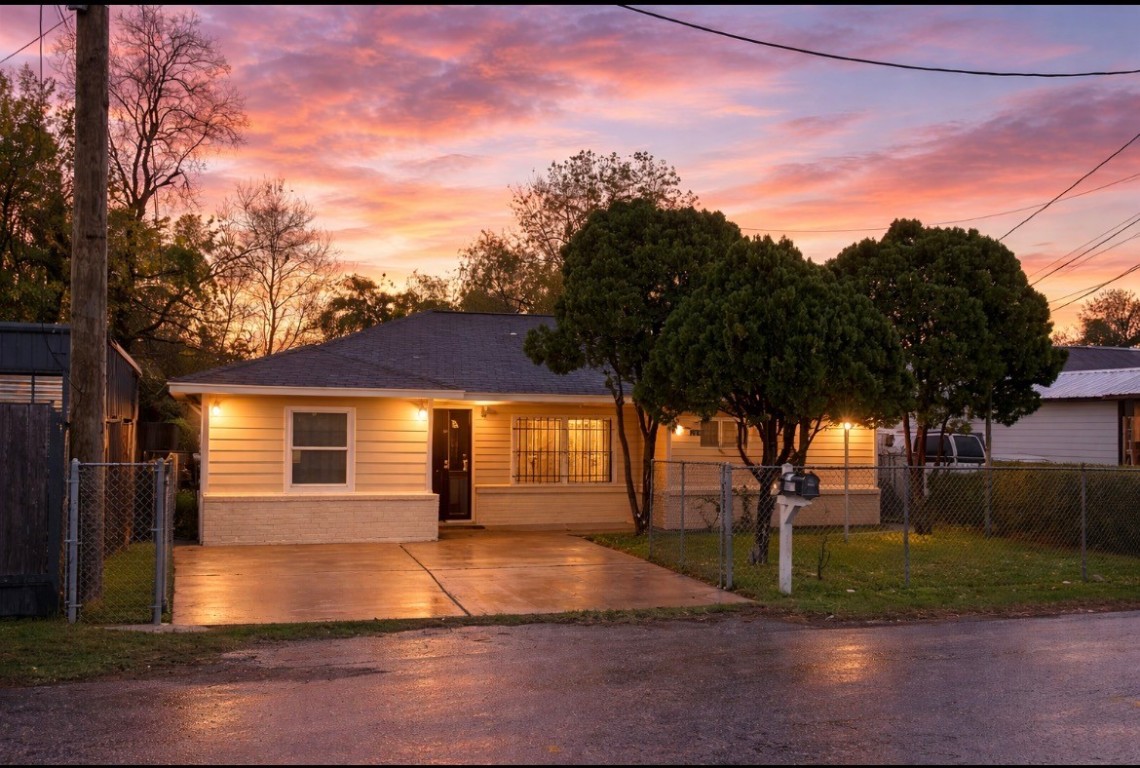 a view of outdoor space yard and basketball court