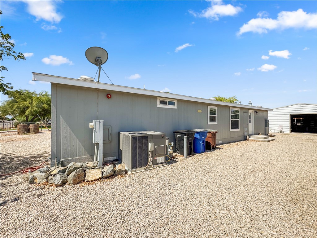 1383 Riviera Drive Blythe, CA 92225 - Photo 19 of 26