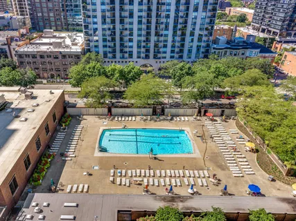 $325,000 | 1455 North Sandburg Terrace, Unit 504, Chicago, IL 60610