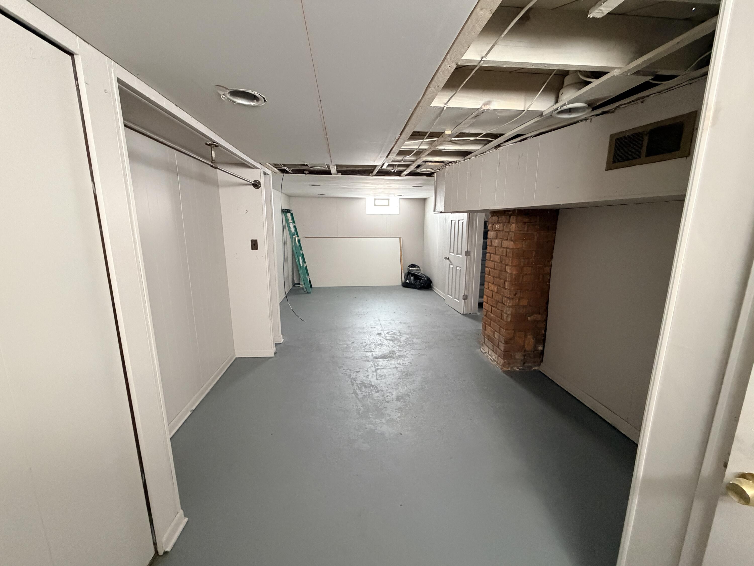 20116 Faust Avenue Detroit, MI 48219 - Photo 19 of 21 IMG_4811