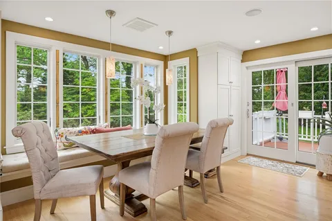 $1,395,000 | 31 Meadowbrook Drive, Barrington, RI 02806