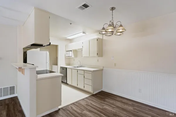 $338,500 | 8201 Camino Colegio, Unit 120, Rohnert Park, CA 94928