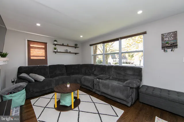 $2,500 | 521 5th Avenue, Barrington, NJ 08007