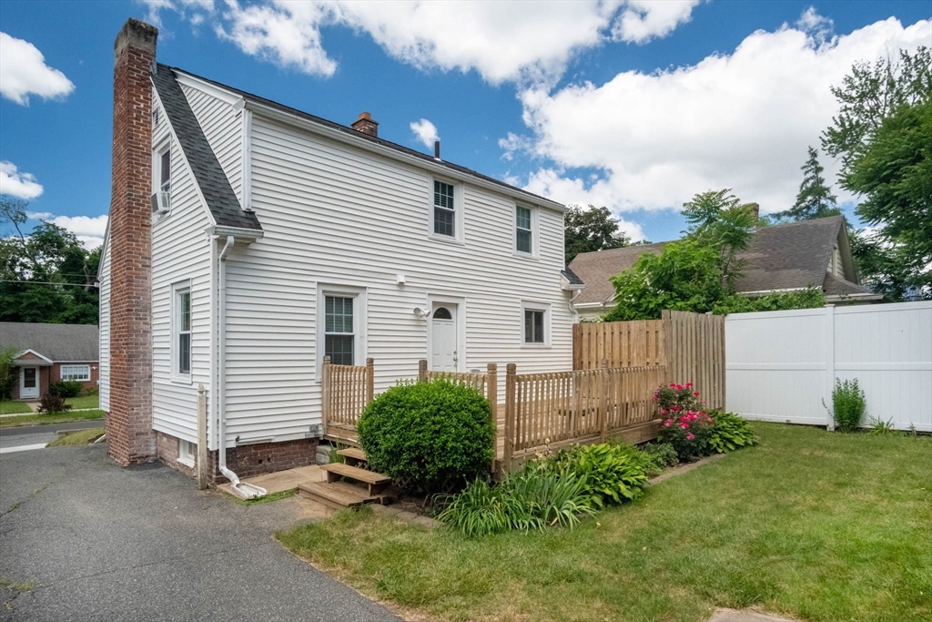 43 Ellsworth Avenue Springfield, MA 01118 - Photo 23 of 35