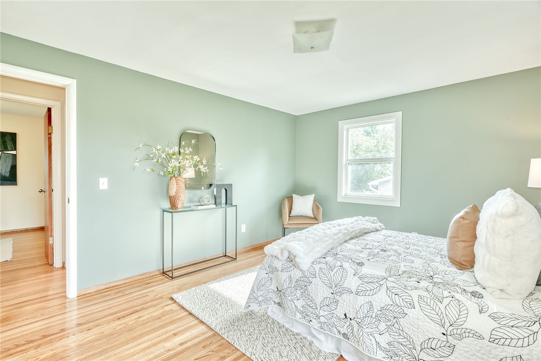 1815 Woodard Road Webster, NY 14580 - Photo 21 of 45 PRIMARY BEDROOM