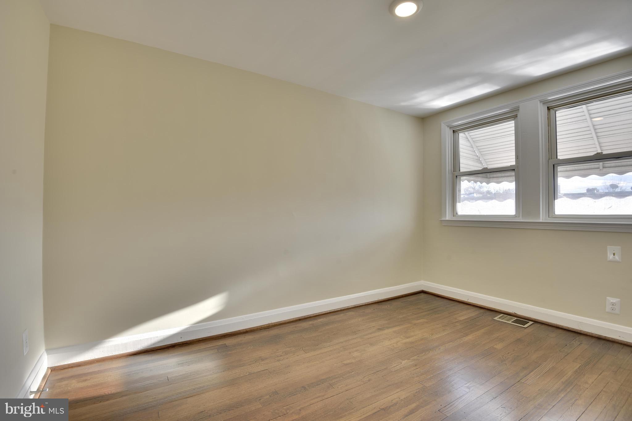 333 West Arundel Road Baltimore, MD 21225 - Photo 11 of 20 Bedroom (Master)