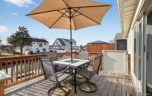 $599,000 | 20 Albert Road, Amity Harbor, NY 11701