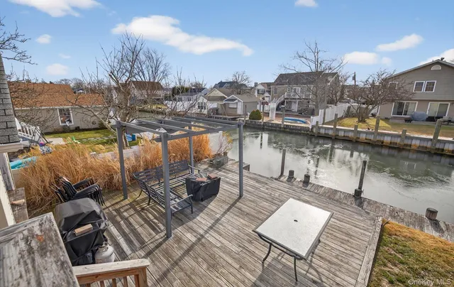 $599,000 | 20 Albert Road, Amity Harbor, NY 11701