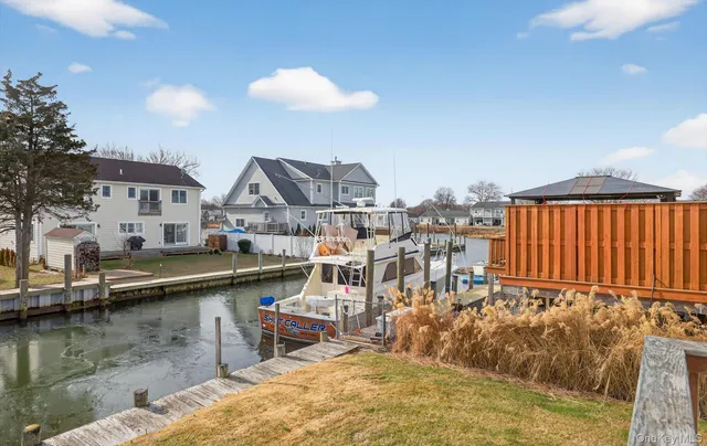 $599,000 | 20 Albert Road, Amity Harbor, NY 11701