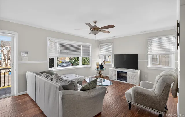 $599,000 | 20 Albert Road, Amity Harbor, NY 11701