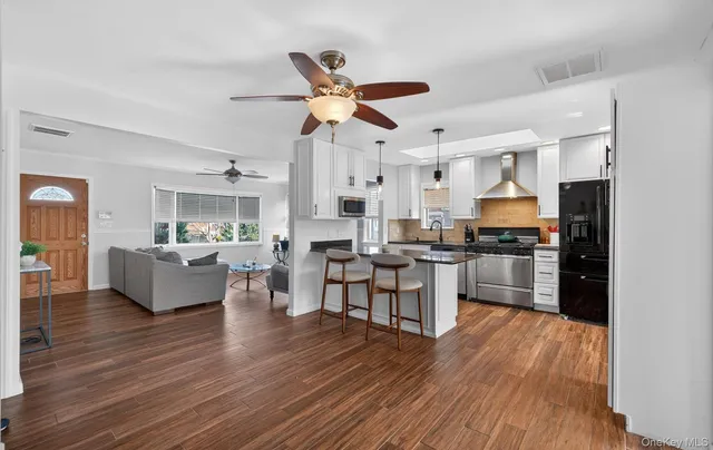 $599,000 | 20 Albert Road, Amity Harbor, NY 11701