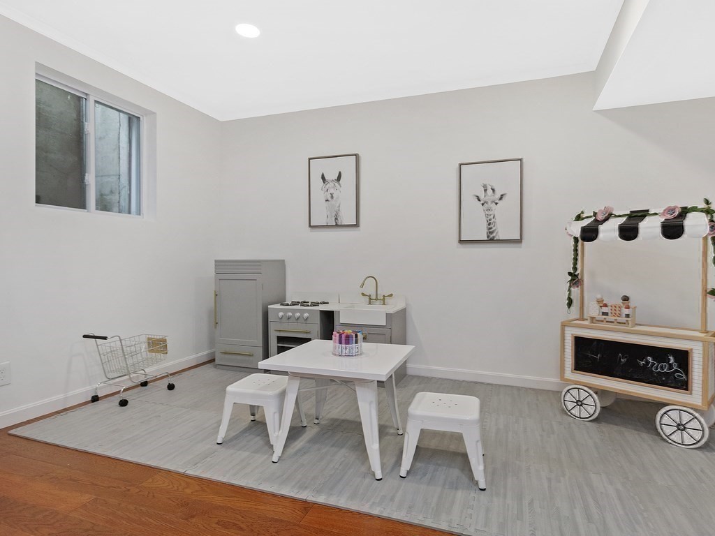 77 Stuart Road Newton, MA 02459 - Photo 31 of 35