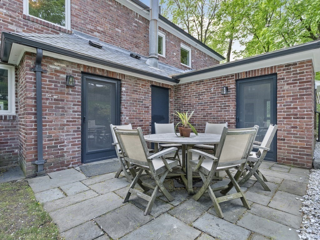 77 Stuart Road Newton, MA 02459 - Photo 32 of 35