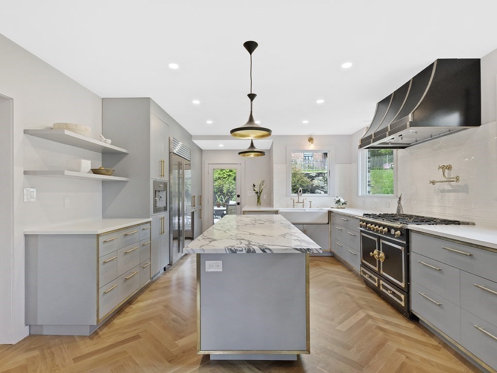 77 Stuart Road Newton, MA 02459 - Photo 5 of 35