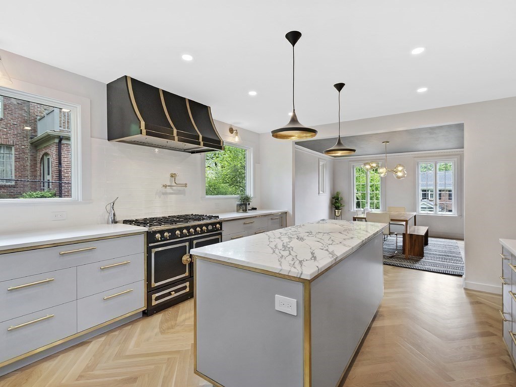 77 Stuart Road Newton, MA 02459 - Photo 7 of 35