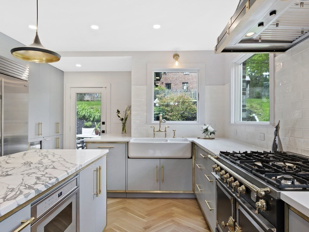 77 Stuart Road Newton, MA 02459 - Photo 8 of 35