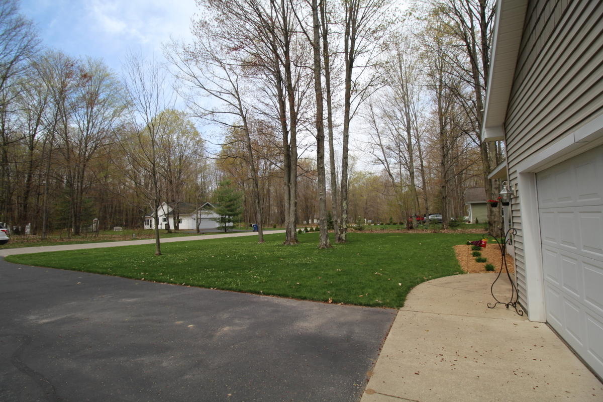 8562 Ridgeway Road Petoskey, MI 49770 - Photo 30 of 31 Gallery Image 30