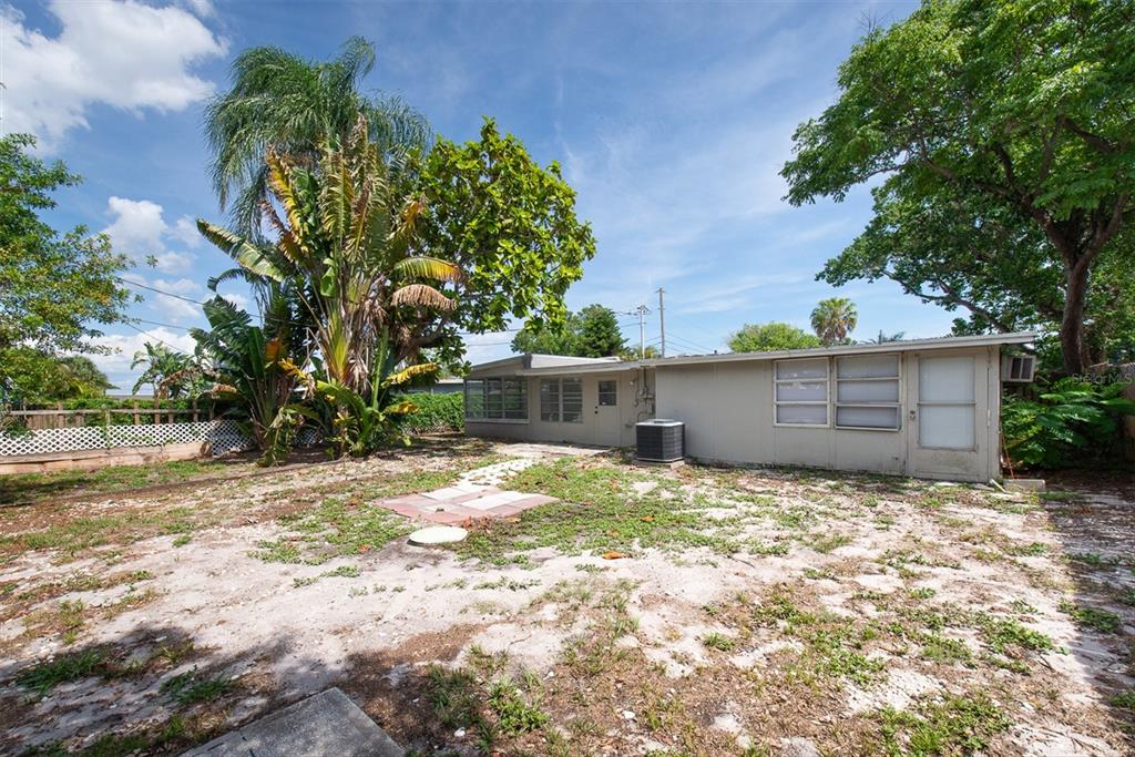 110 14th Avenue Southwest Largo, FL 33770 - Photo 34 of 38