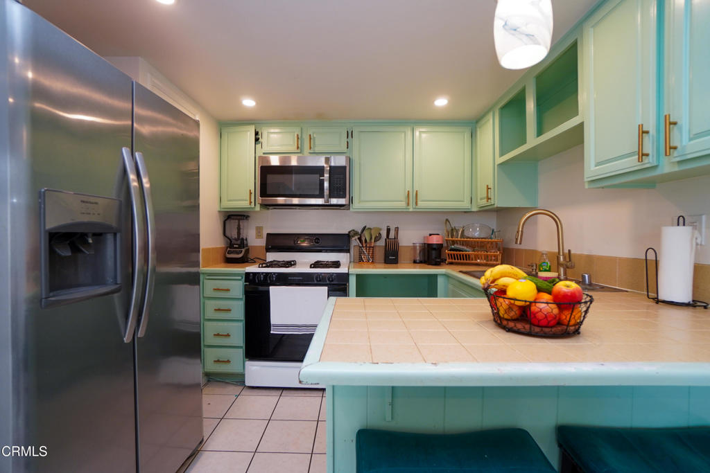 2077 East Bard Road Oxnard, CA 93033 - Photo 8 of 18
