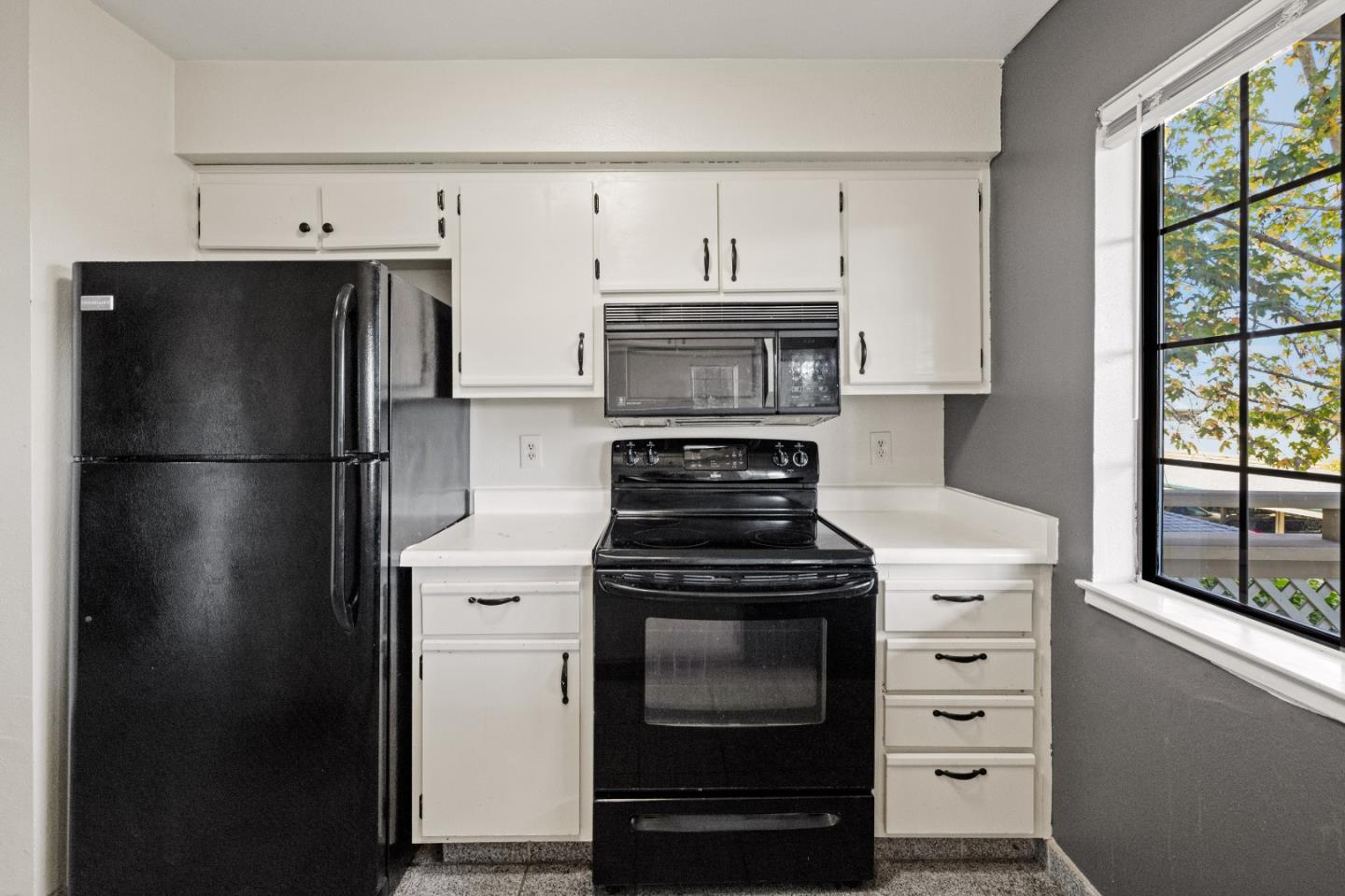 230 Pheasant Ridge Road Del Rey Oaks, CA 93940 - Photo 10 of 34 Gallery Image 10