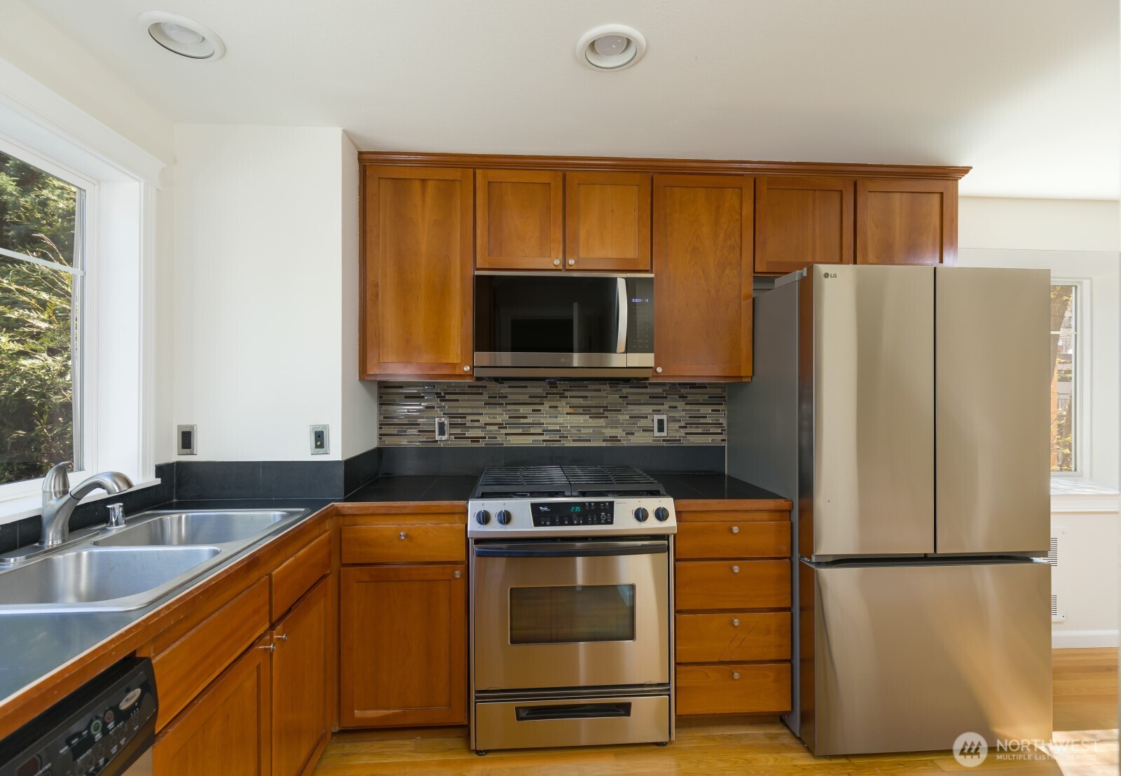7114 California Avenue Southwest, Unit F Seattle, WA 98136 - Photo 17 of 28