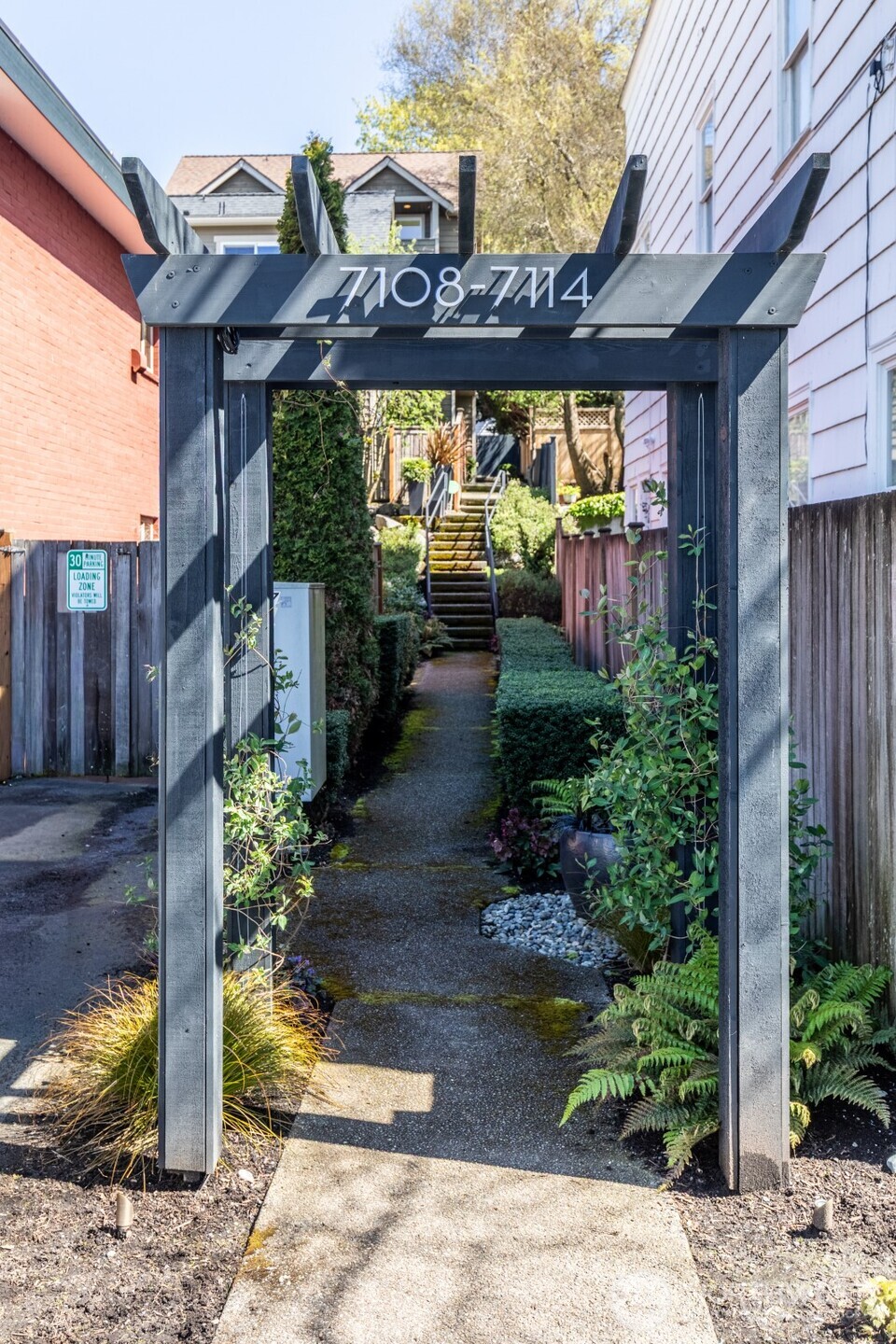 7114 California Avenue Southwest, Unit F Seattle, WA 98136 - Photo 2 of 28