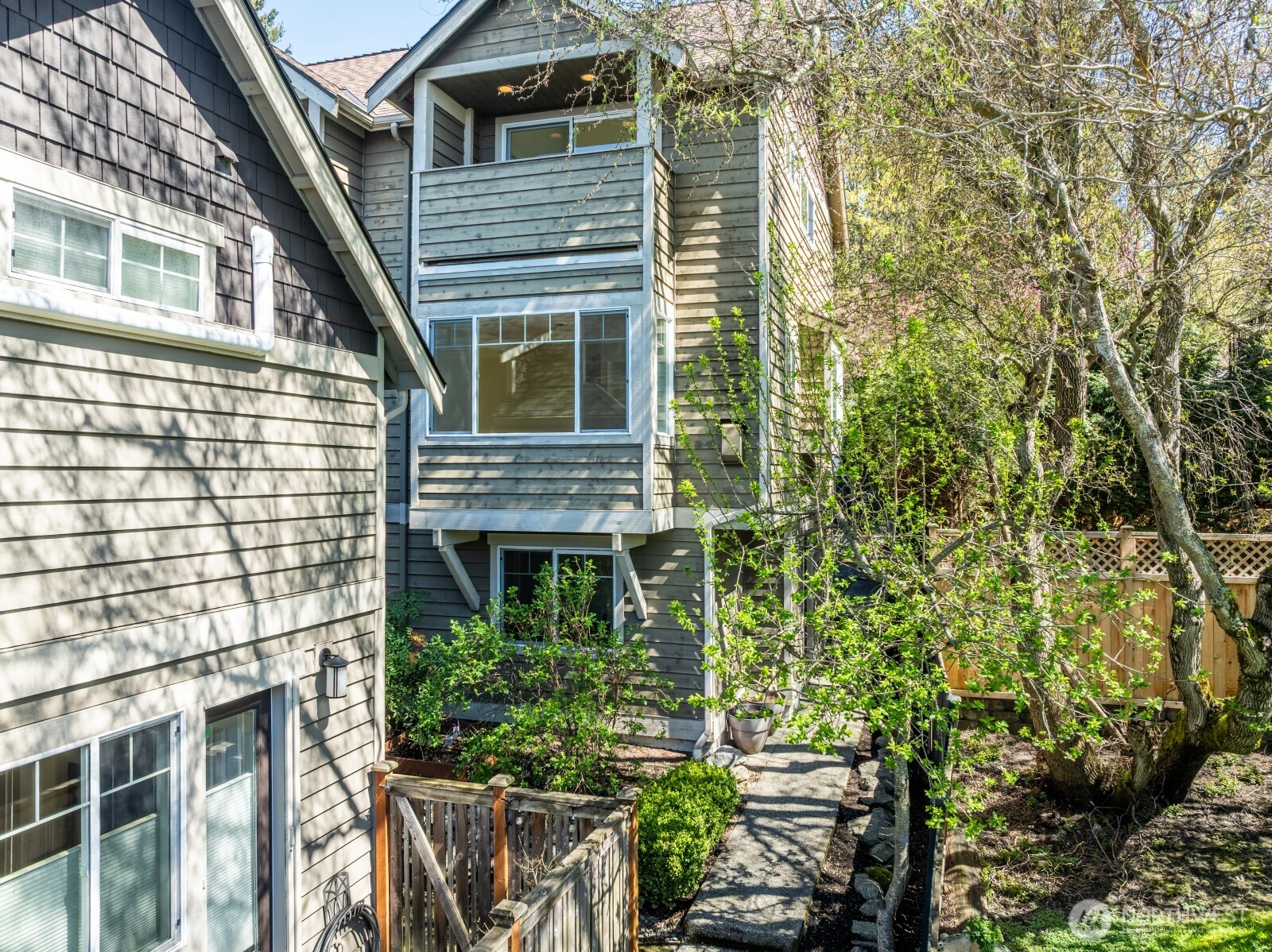 7114 California Avenue Southwest, Unit F Seattle, WA 98136 - Photo 3 of 28