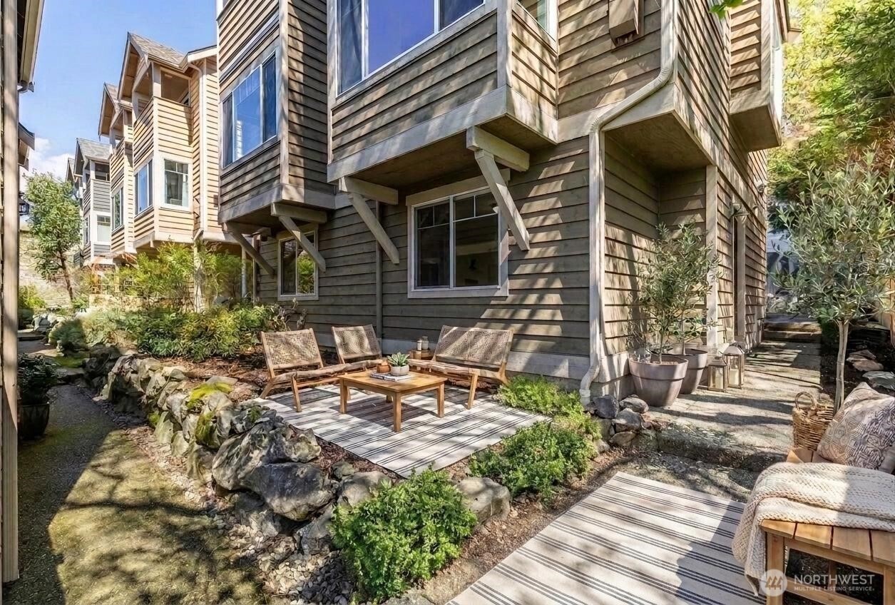 7114 California Avenue Southwest, Unit F Seattle, WA 98136 - Photo 6 of 28