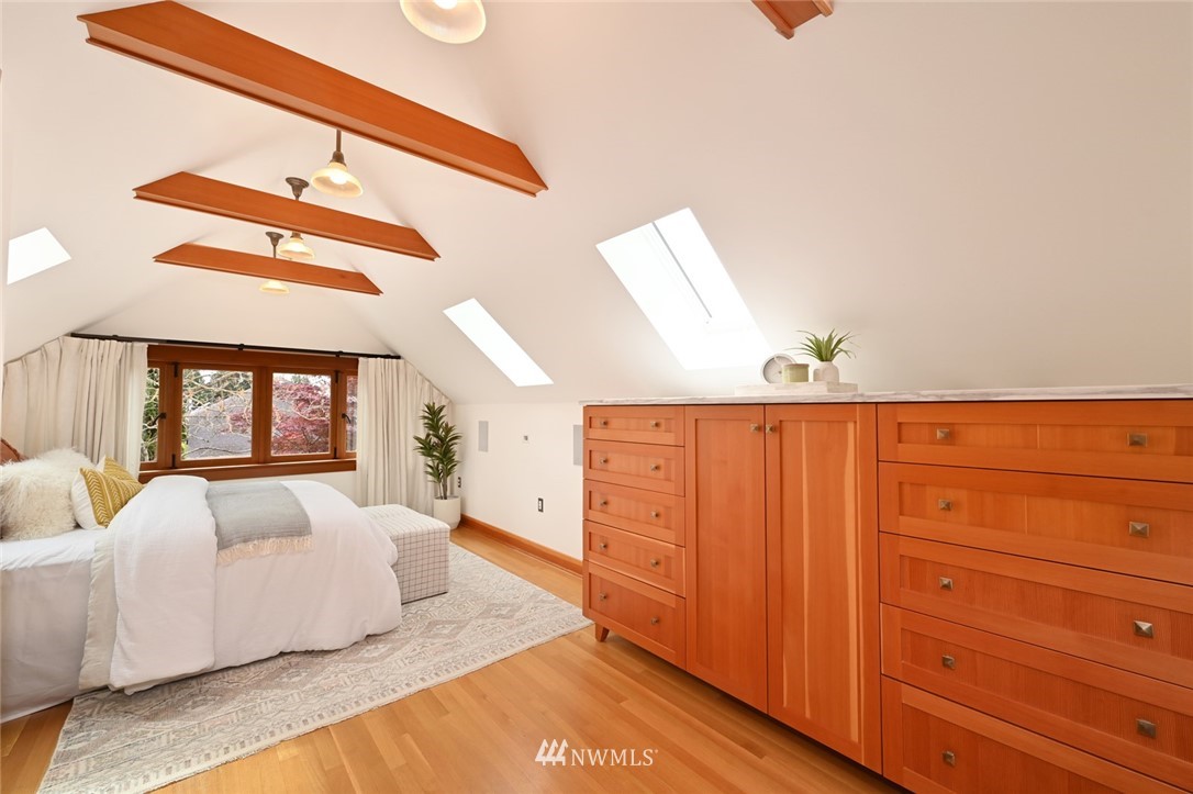 1823 North 55th Street Seattle, WA 98103 - Photo 19 of 40 Gallery Image 19