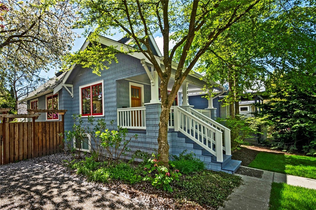 1823 North 55th Street Seattle, WA 98103 - Photo 3 of 40 Gallery Image 3