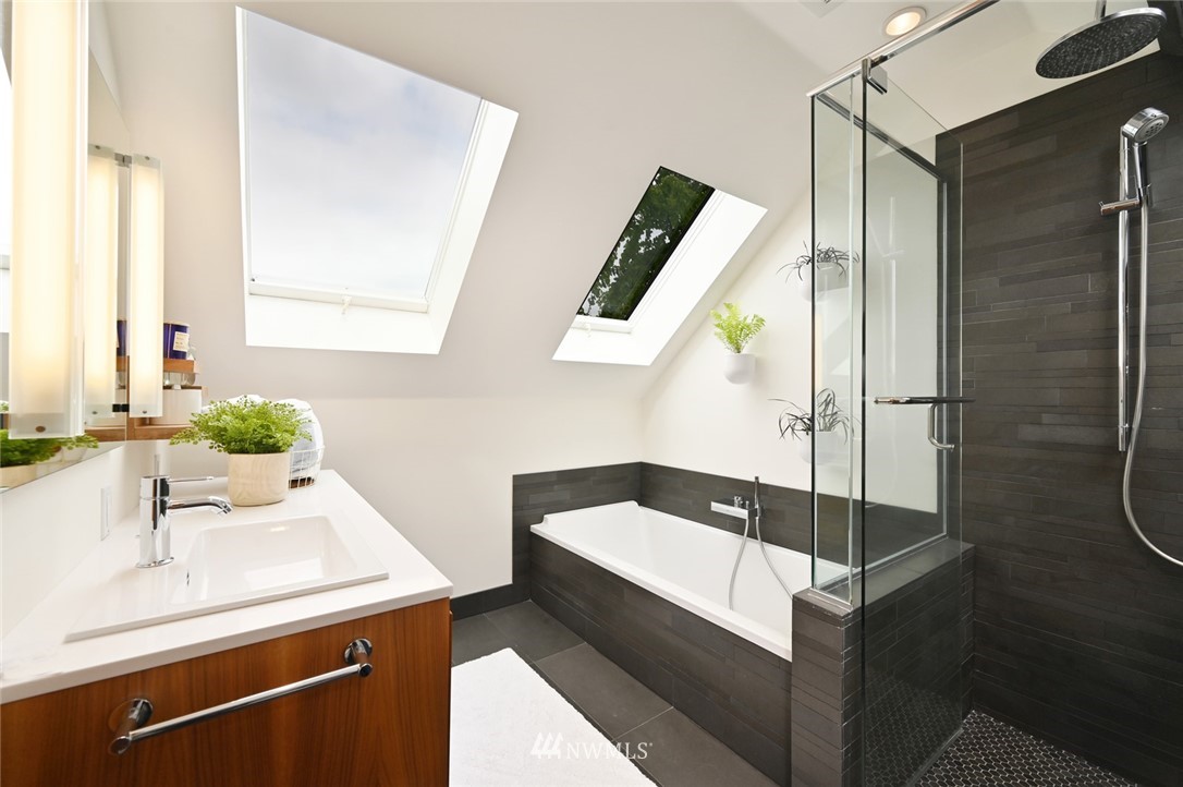 1823 North 55th Street Seattle, WA 98103 - Photo 21 of 40 Gallery Image 21
