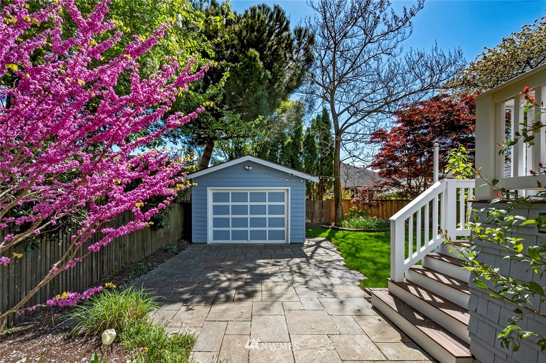 1823 North 55th Street Seattle, WA 98103 - Photo 31 of 40 Gallery Image 31