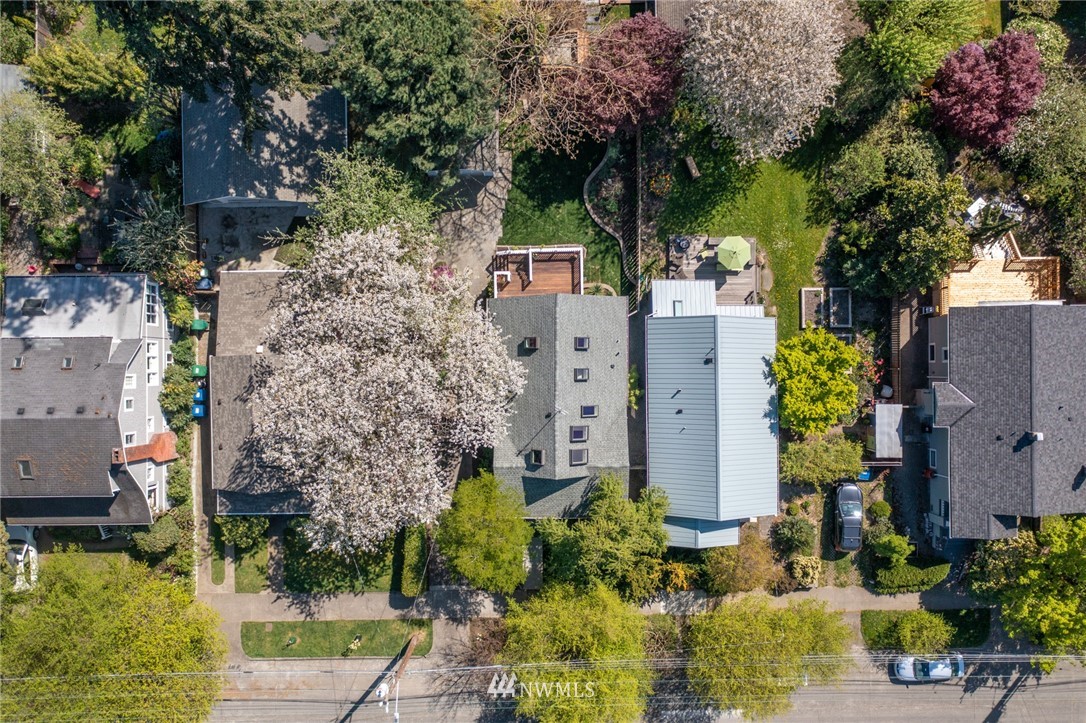 1823 North 55th Street Seattle, WA 98103 - Photo 39 of 40 Gallery Image 39