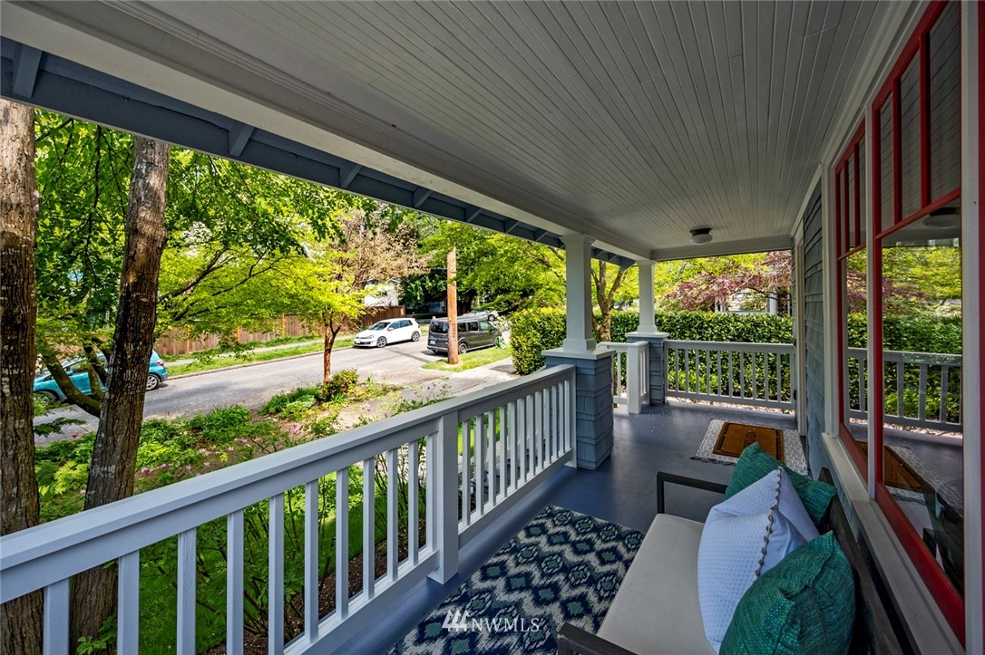 1823 North 55th Street Seattle, WA 98103 - Photo 7 of 40 Gallery Image 7