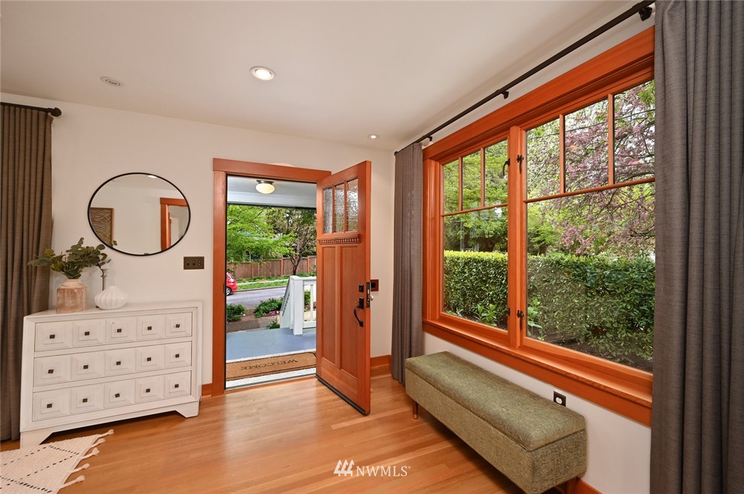 1823 North 55th Street Seattle, WA 98103 - Photo 8 of 40 Gallery Image 8