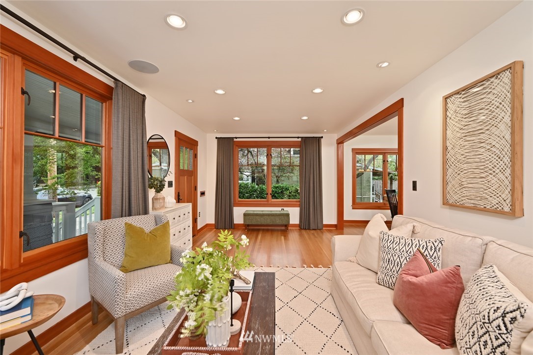 1823 North 55th Street Seattle, WA 98103 - Photo 10 of 40 Gallery Image 10