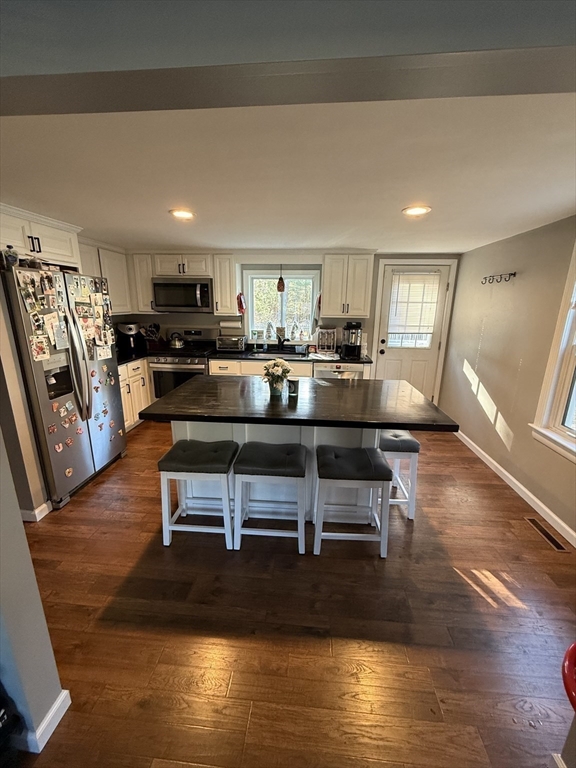 65 Swifts Beach Road Wareham, MA 02571 - Photo 3 of 23 Gallery Image 3