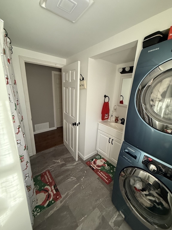 65 Swifts Beach Road Wareham, MA 02571 - Photo 5 of 23 Gallery Image 5