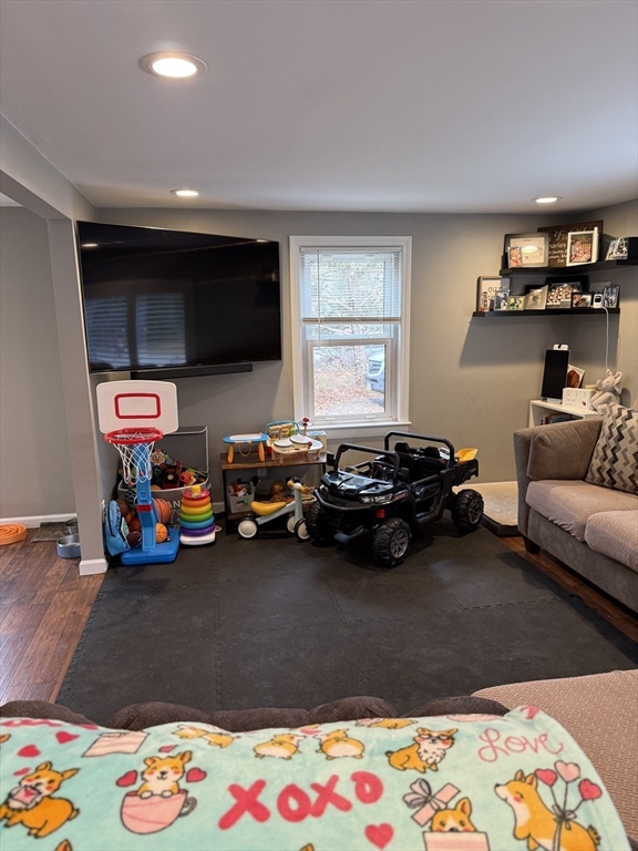 65 Swifts Beach Road Wareham, MA 02571 - Photo 10 of 23 Gallery Image 10