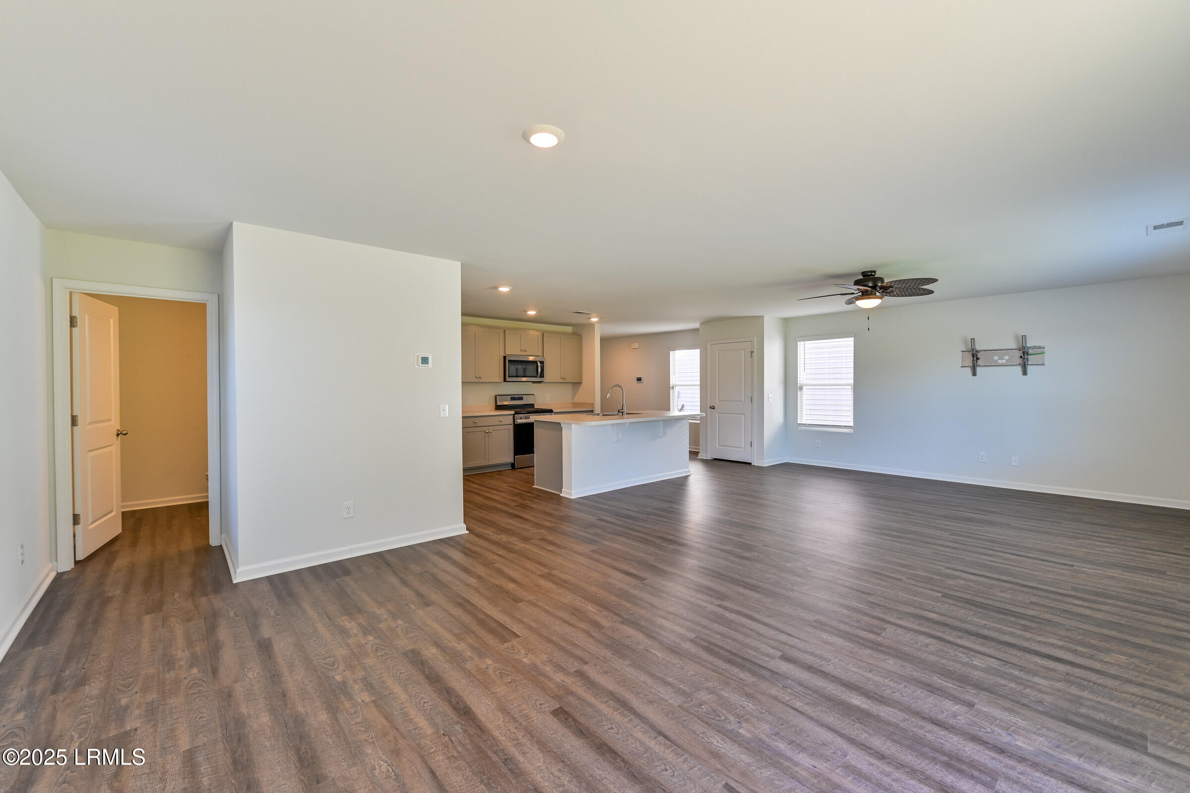 111 Auditorium Road Okatie, SC 29909 - Photo 15 of 53 111 Auditorium Rd-15